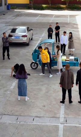 天选打工人(娶到完美女上司)海报